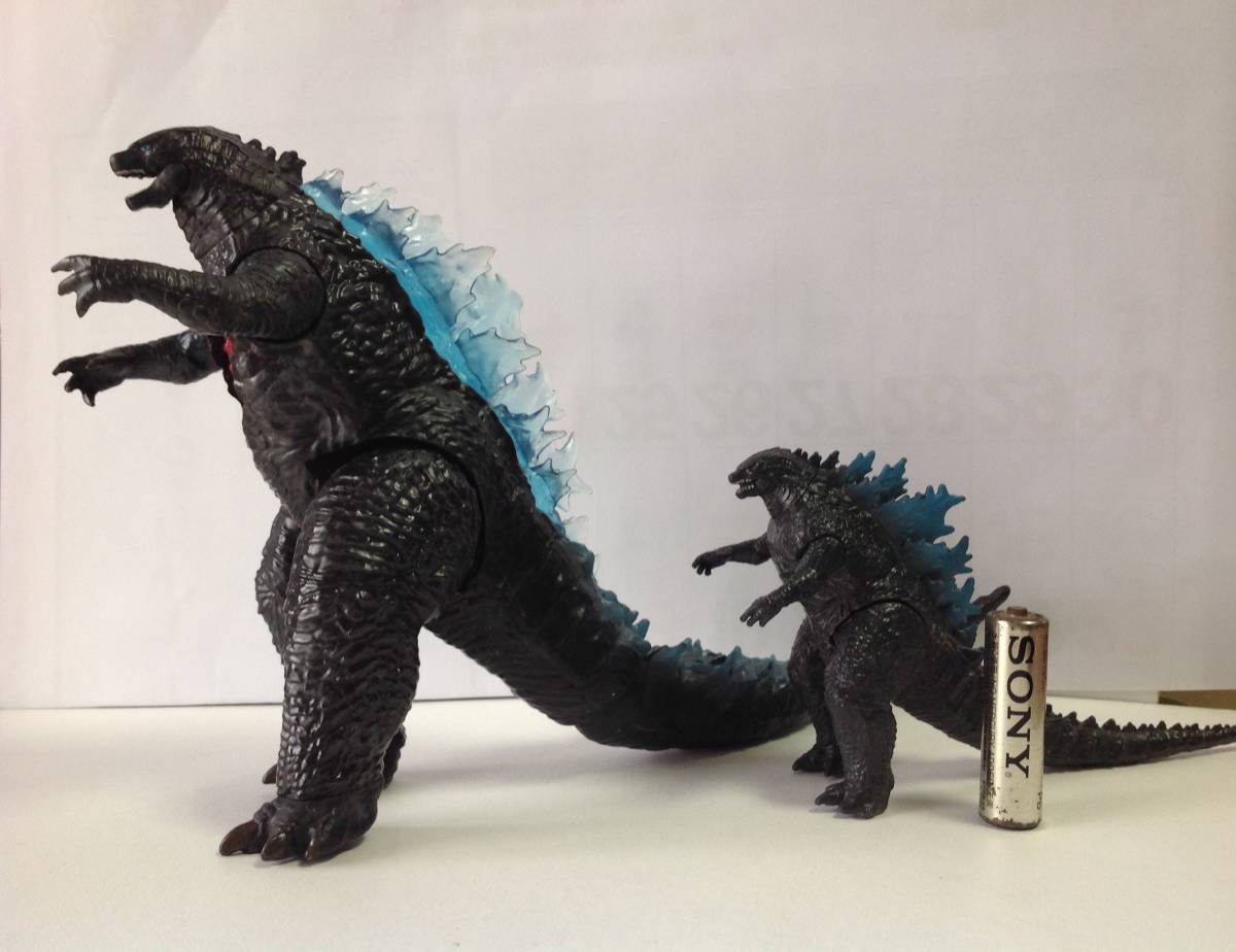 中古品 2020 米国ゴジラ 二体セット Godzilla _画像1