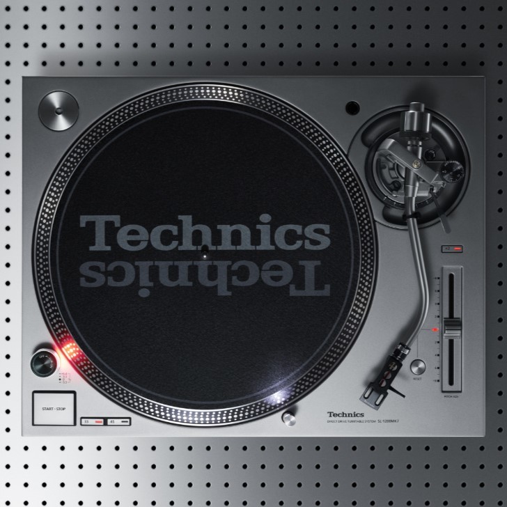 Technics Technics aluminium эмблема plate серебряный / черный dc