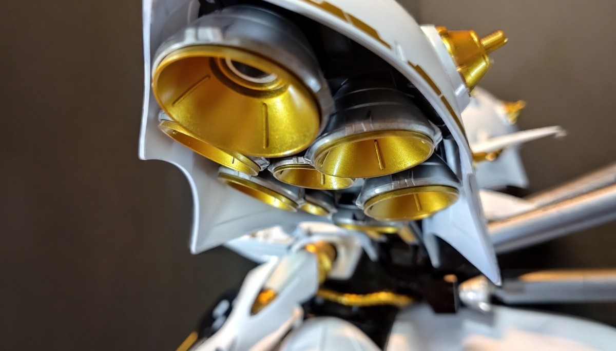 HG 1/144 ナイチンゲール ホワイト 塗装済 改修 完成品 ガンプラ HG 1/144 ナイチンゲール ホワイト 塗装済 改修 完成品 ガンプラ