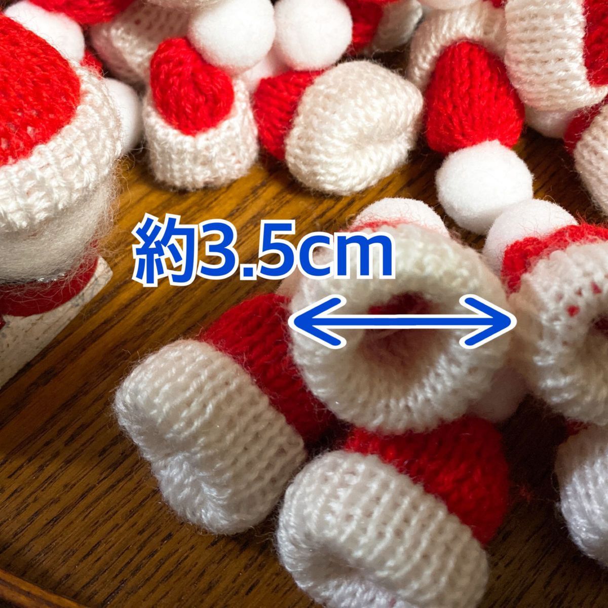 サンタクロース　ニットパーツ　ミニ帽子　サンタ帽　毛糸の帽子　ニット帽　クリスマス飾り　クリスマスツリー　 オーナメントガーランド