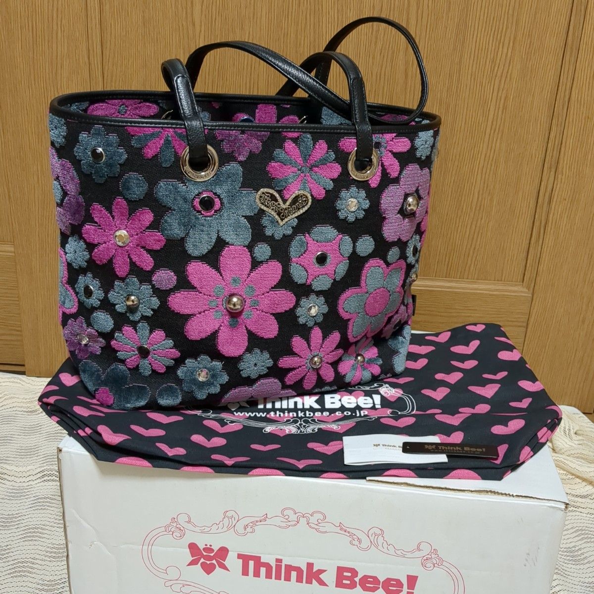 限定値下 【美】Think bee シンクビー大きめトートバッグ 限定値下 【美】Think bee シンクビー大きめトートバッグ