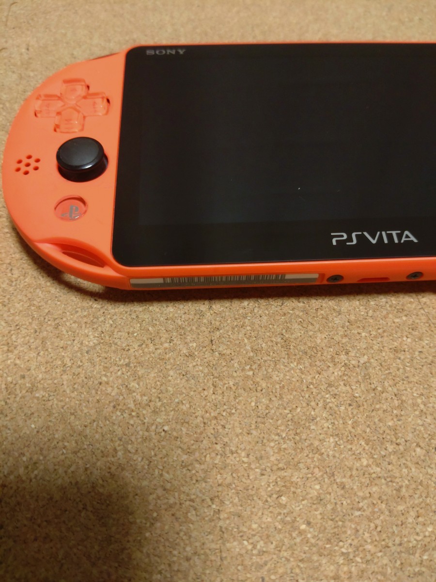 PlayStation Vita Wi-Fiモデル PCH-2000 オレンジ SONY ソニー PS Vita ソフト(信長の野望/創造)　通電、初期化済　中古品_画像3