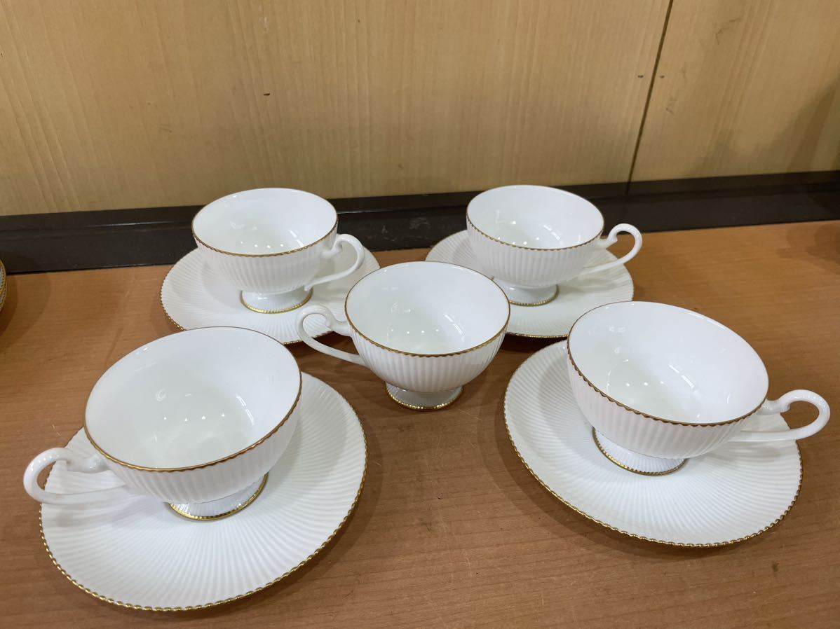 RM6027 ノリタケ Noritake SINCE 1904 金彩 大皿 小皿 プレート 白 カップ＆ソーサー 茶器 現状品 16点まとめてセット 1114_画像3