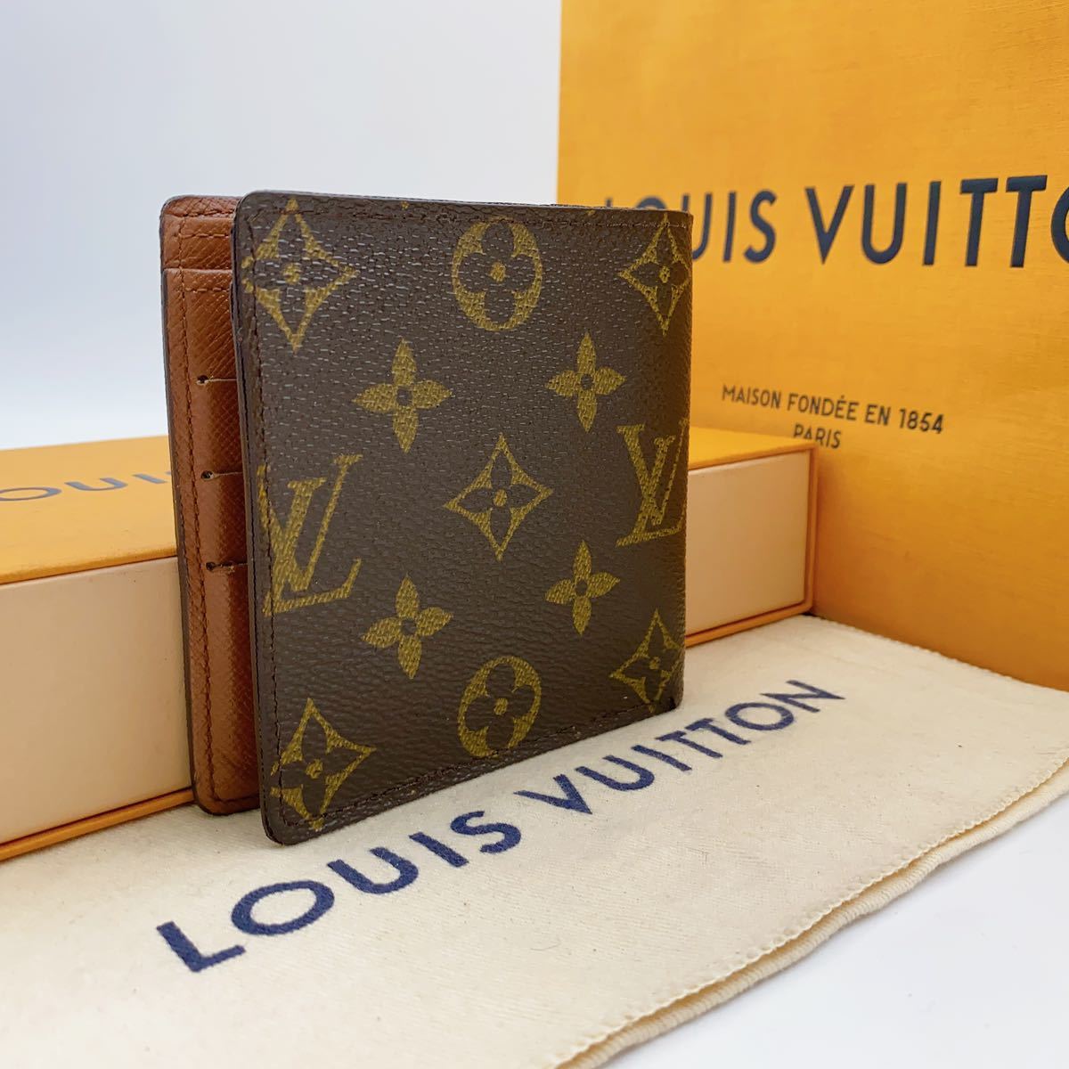 A2219【美品】LOUIS VUITTON ルイヴィトン モノグラム ポルトフォイユマルコ 二つ折り財布 小銭入れ付　ウォレット　M61675/CA1907_画像2