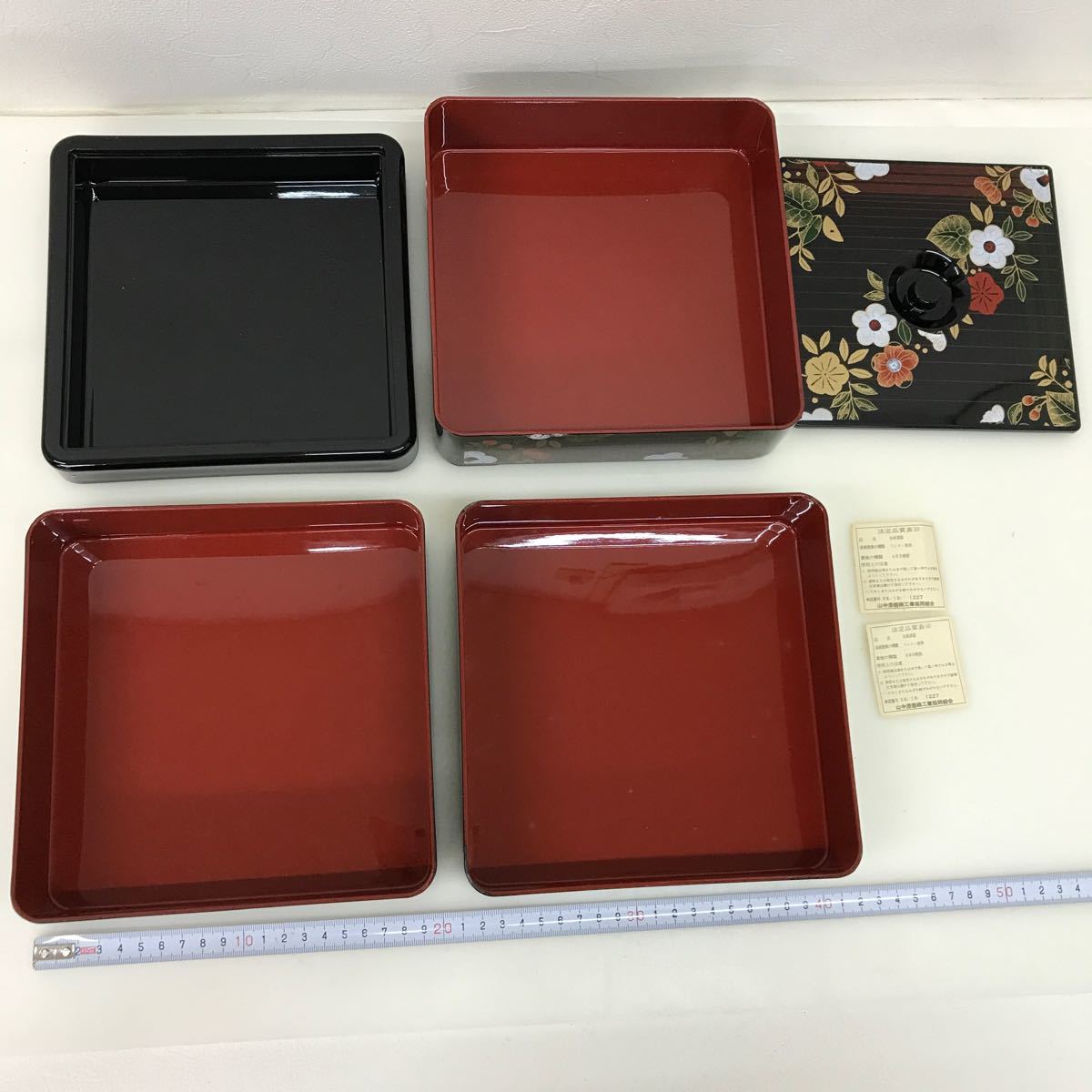 222　中古　山中漆器　三段重　皿付5枚　辻々花　おせち　段重箱　和食器　合成漆器　工芸品 漆芸 重箱 アンティーク コレクション_画像4