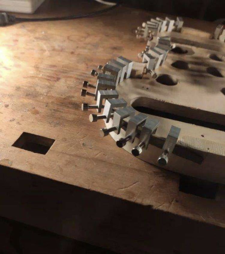 [ бесплатная доставка ]50 шт скрипка подкладка зажим сторона зажим aluminium сплав материал скрипка изготовление tool 