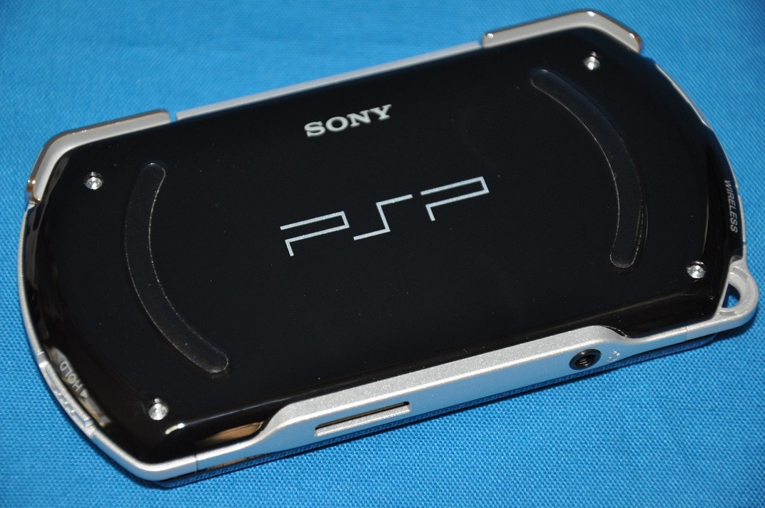 【極美品】SONY PlayStation Portable PSP go 北米版 PSP-N1001 PB ピアノブラック_画像5