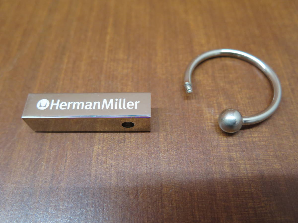 【ジャンク品】HermanMiller ハーマンミラーノベルティー キーホルダー_丸いエンドがありません。