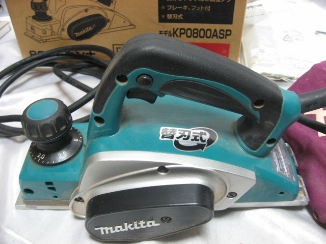 makita マキタ 電気カンナ 替刃式　82mm　KP0800ASP 動作品_画像2