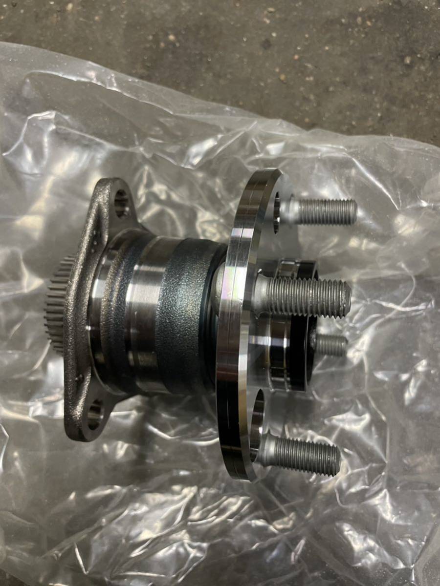 AE111 リアハブASSY 新品-
