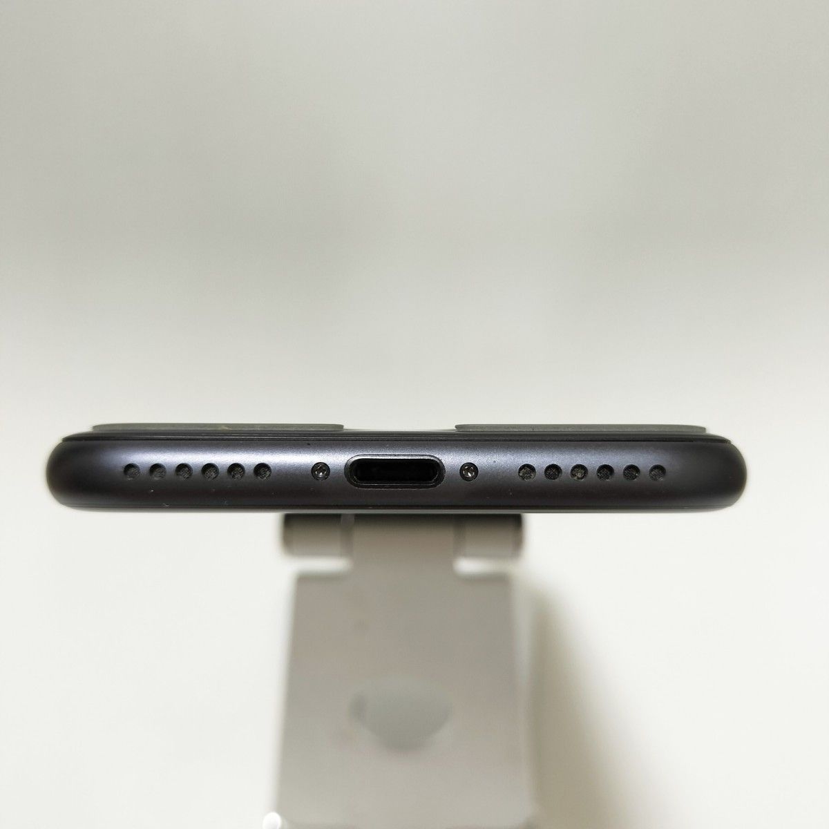 美品新品バッテリー iPhone 8 64GB スペースグレイ SIMフリー 100