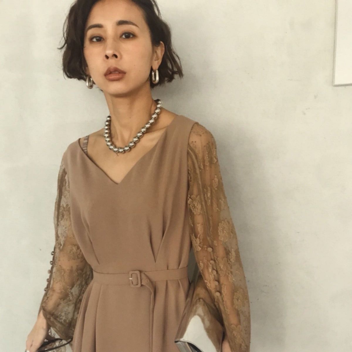 AMERI LACE SLEEVE REFINED DRESS