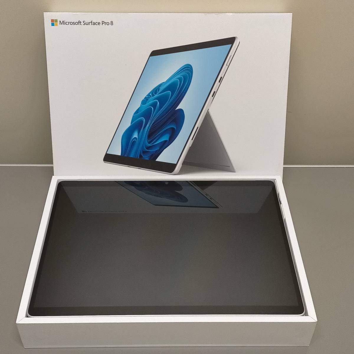 ★美品★ マイクロソフト Surface Pro 8 プラチナ Signature キーボード (13.0/Core i5/8GB/SSD128GB/Office無) EAT00010 _画像1