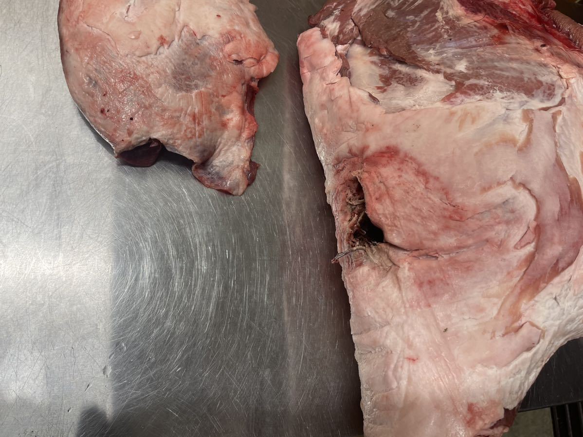 ！猪肉　丸々一頭　ロース　バラ　モモ　前足　骨付き肉　16kg (16000g)！③_画像2