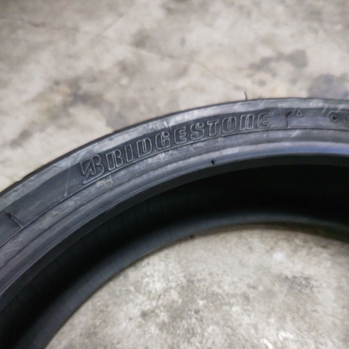 【送料無料】タイヤ　ブリヂストン　BRIDGESTONE BATTLAX　バトラックス　BT39 110/70-17 54H フロントタイヤ　新品長期保管品_画像7