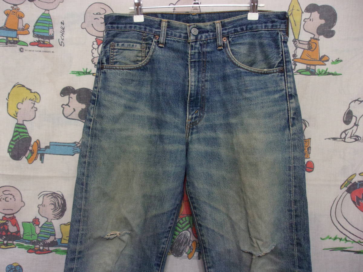 90s LEVI'S 502 デニムパンツ W32 (80cm位) 90年代 リーバイス For over 140 years xx ビッグE BIG-E 赤耳 セルビッジ Vintage 復刻 Gパン_黒く見える縦線は影です。