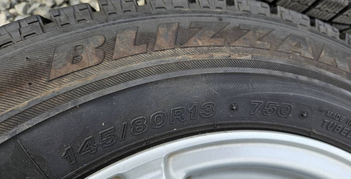 1円～☆冬用☆アルミ☆2018年製 145/80R13 75Q☆BS ブリザックVRX☆9.9分山 イボ有☆4本セット☆_画像3