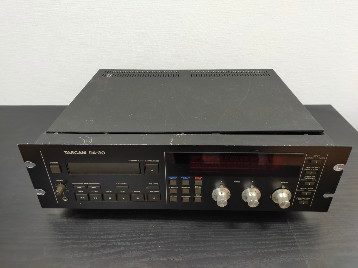 1円〜☆TASCAM タスカム DA-30 DATデッキ レコーダー _画像1