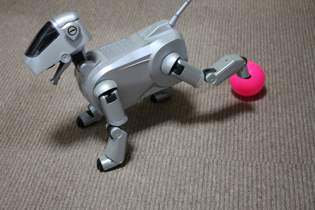 SONY初代Aibo アイボ ERS-111 犬型ロボット シルバー 動作品 ジャンク扱い-