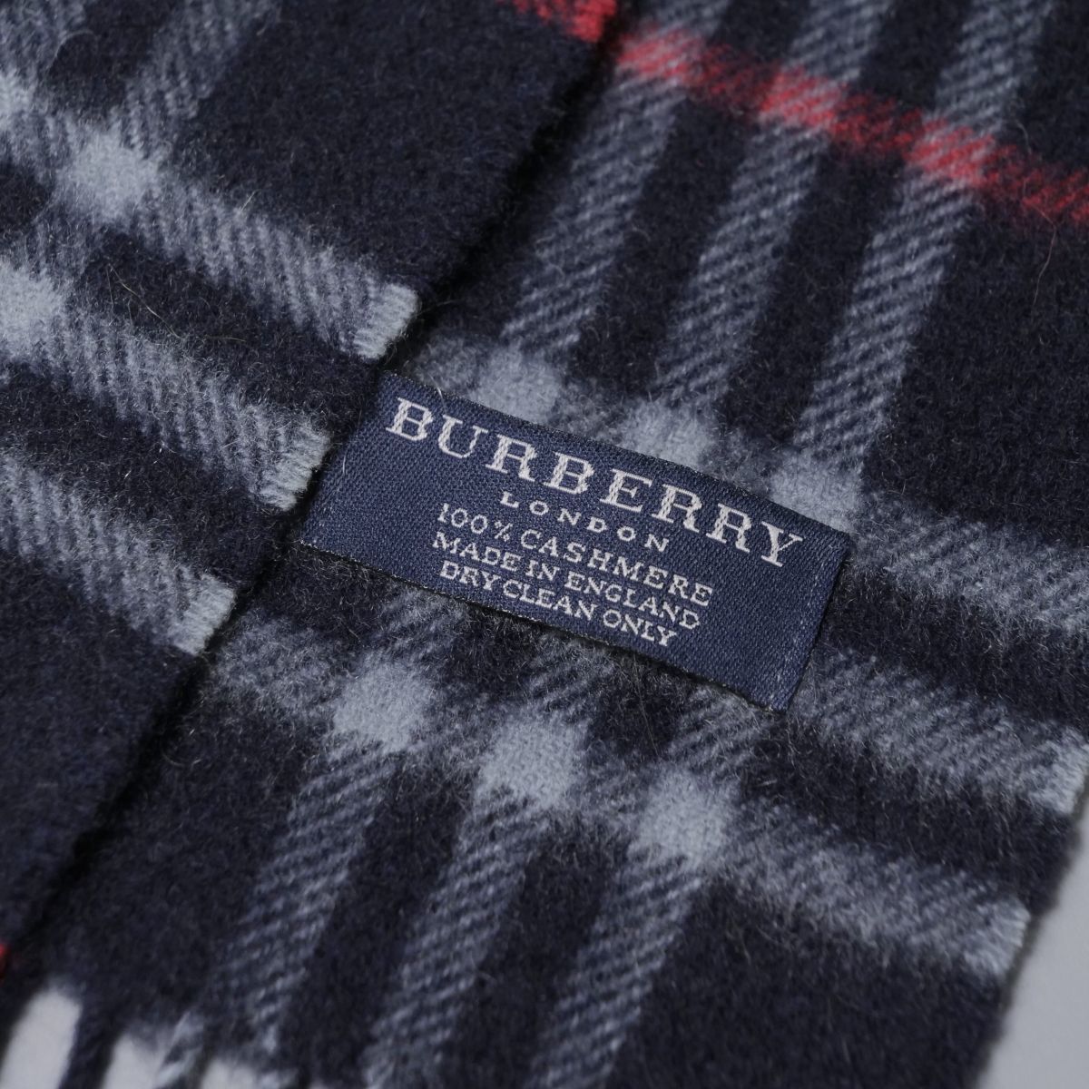 TE2800：英国製*BURBERRY/バーバリー*カシミヤマフラー*ストール*バーバリーチェック*ネイビー_画像3