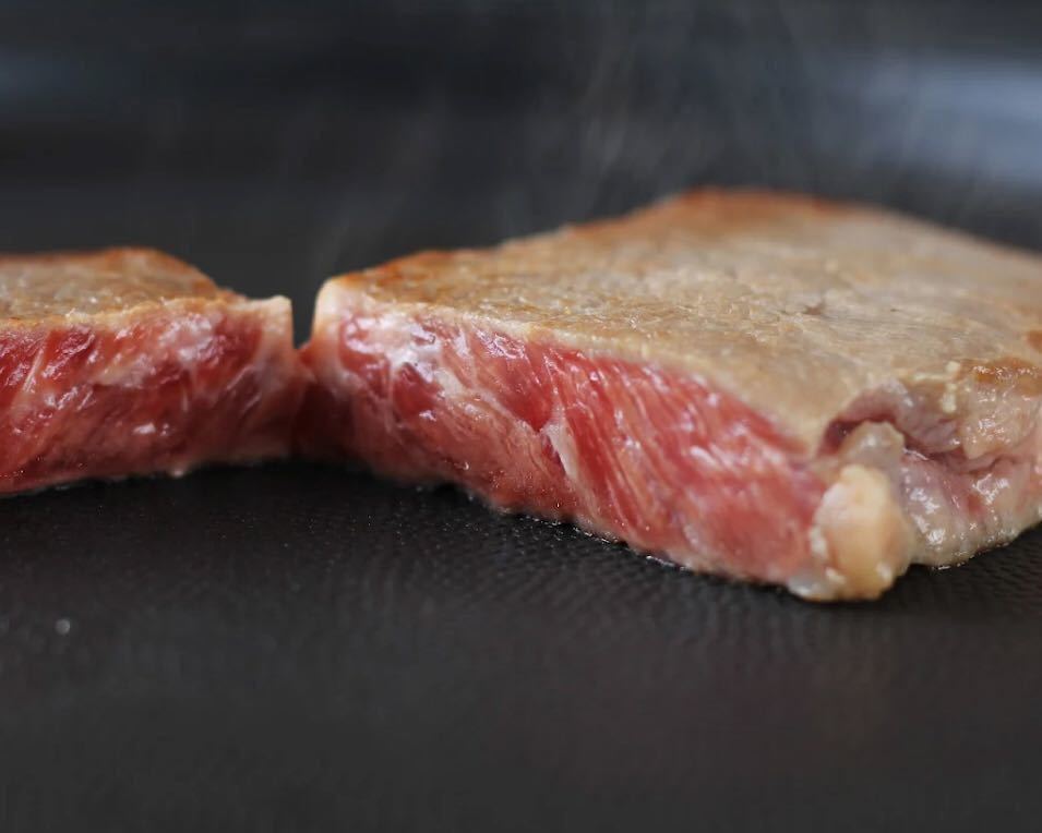 大容量2kg 牛肉サーロインステーキ　成型肉　国産牛脂　_画像2