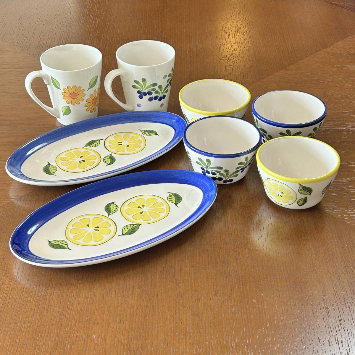 スペイン風】 2005年 ミスタードーナツ ノベルティ 食器セット スペイン風】 2005年 ミスタードーナツ ノベルティ 食器セット