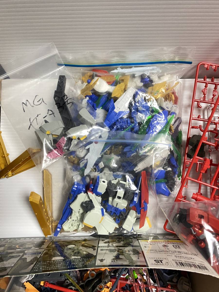 HG　MG　ガンプラ ジャンクパーツセット　ZZガンダム　Zガンダム　サザビー　ヴァルキランダー 　ジムカスタム　エルフ・ブルック_画像4