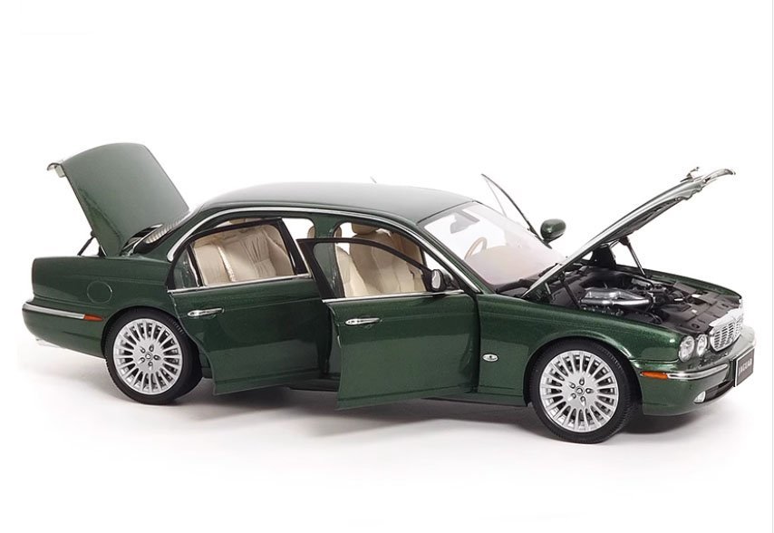 ▲金属製！Green！限定品！Almost Real 1/18 JAGUAR ジャガー XJ XJ6 X350 新品 AR_画像7