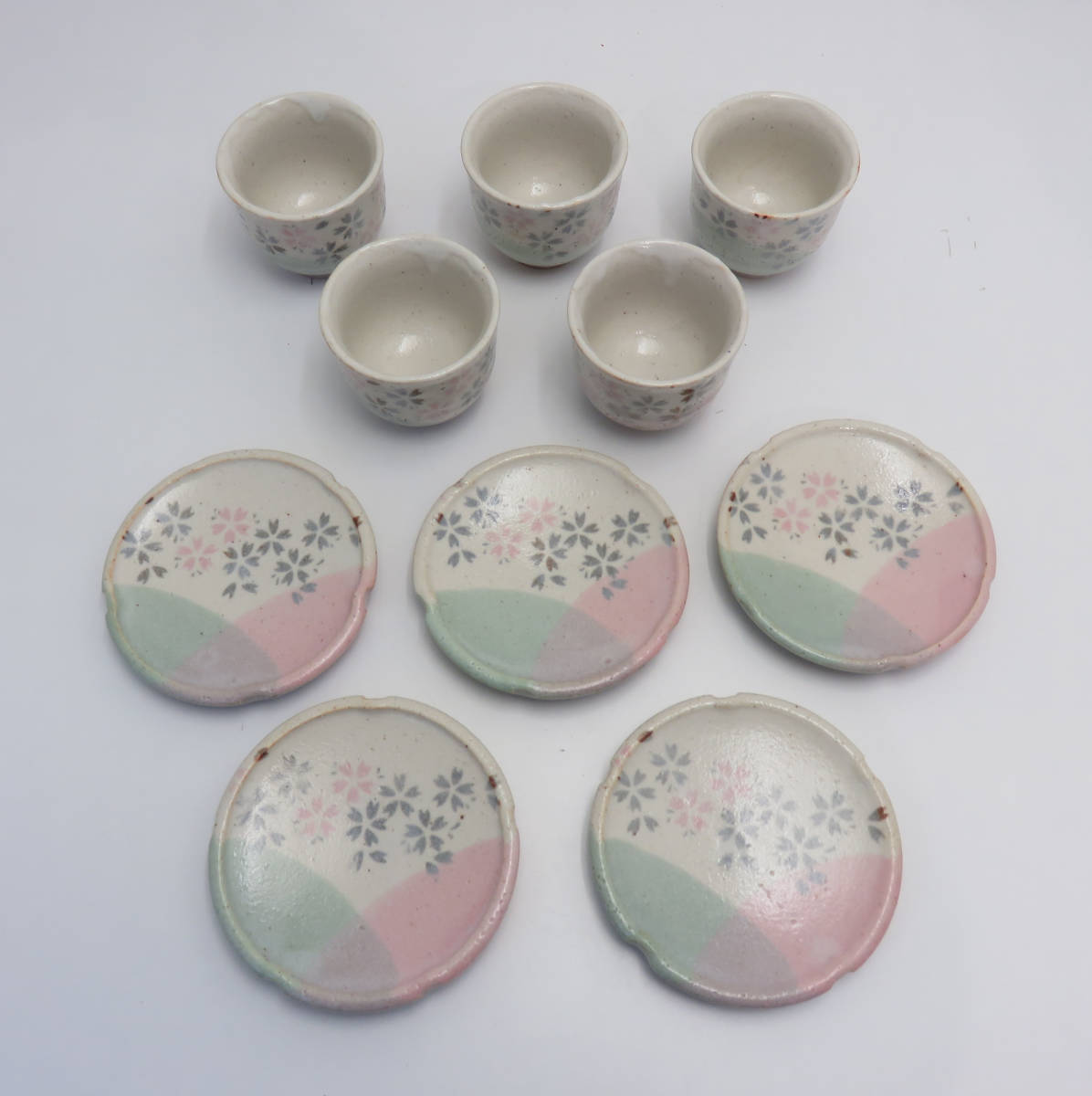 ☆絵志野 茶菓揃 5客揃 湯のみ 小皿 茶器 菓子皿 桜柄 食器 _画像3