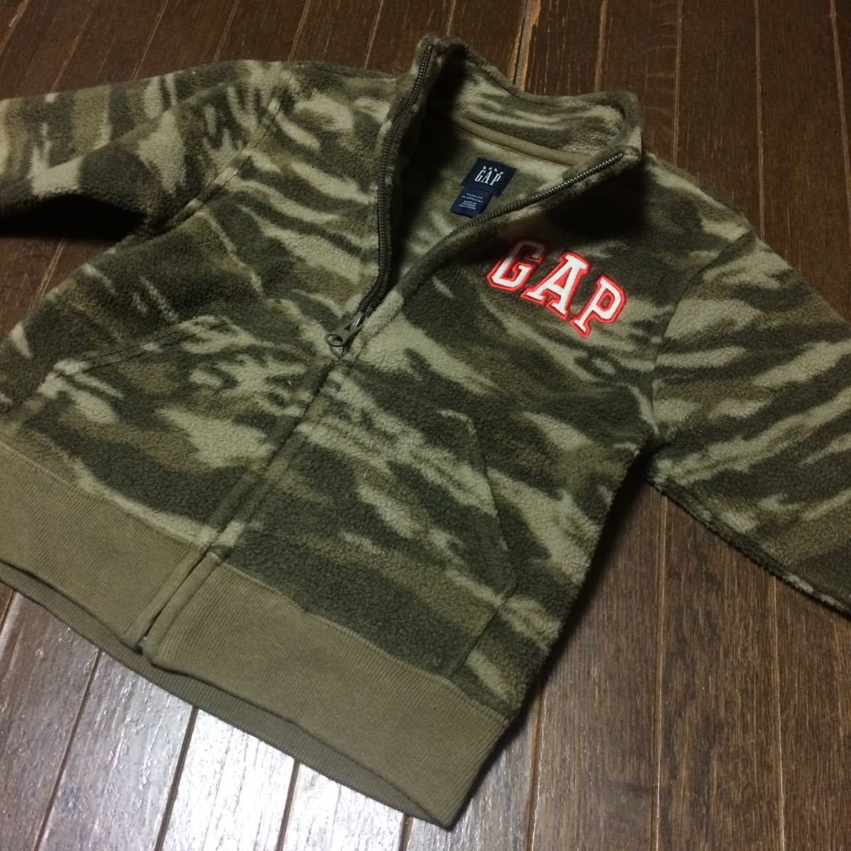 GAP fleece jacket jumper 18-24 size camouflage -ju Gap mo Como ko Kids camouflage pattern 80-100 size rank ..