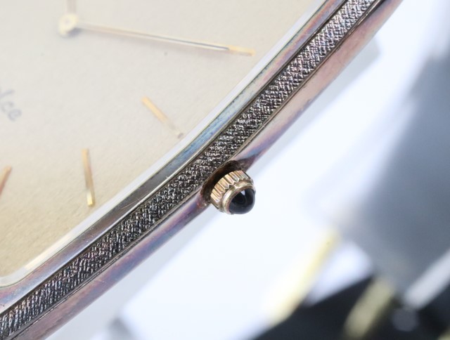 2311-595 セイコー クオーツ 腕時計 SEIKO 6730 5180 ドルチェ 金色 角型 竜頭装飾 純正ベルト_画像2