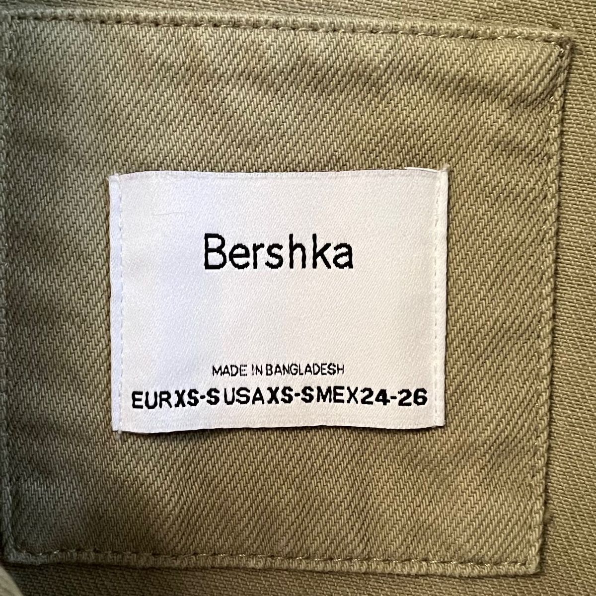 Bershka ベルシュカ　オーバーサイズ　デニムシャツジャケットXS カーキ　デニムジャケット　シャツジャケット