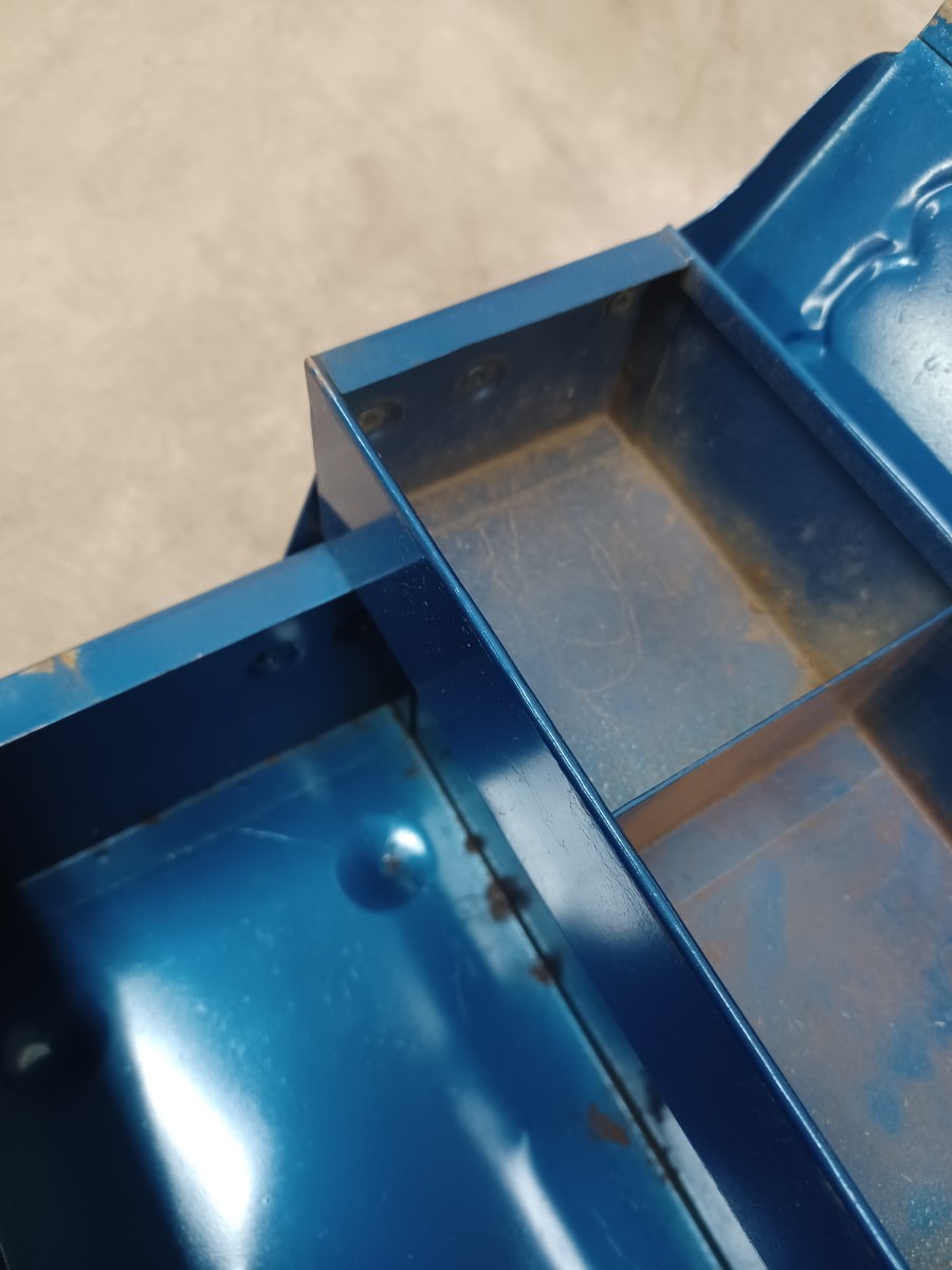 ツールボックス レトロ 工具箱 収納箱 二段式 青色 ブルー ビンテージ 道具箱 アンティーク TOOL BOX 汚れ錆あり 中古品 コレクション _画像3