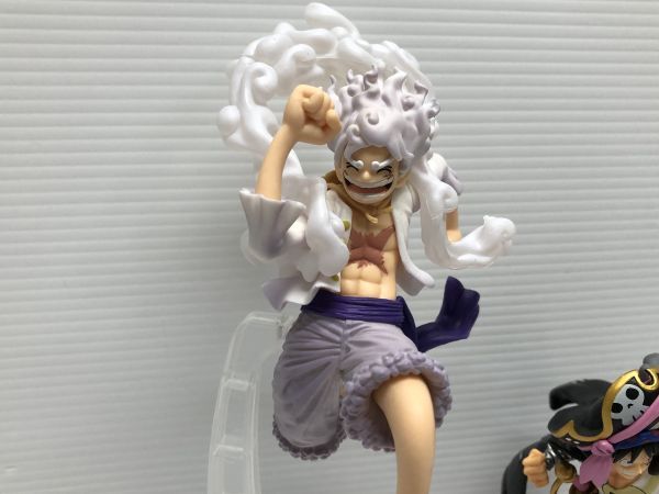 N192-231109-52 一番くじ ワンピース ONEPIECE モンキー・D・ルフィ 2体セット ※本体のみ フィギュア 【中古品】_画像2