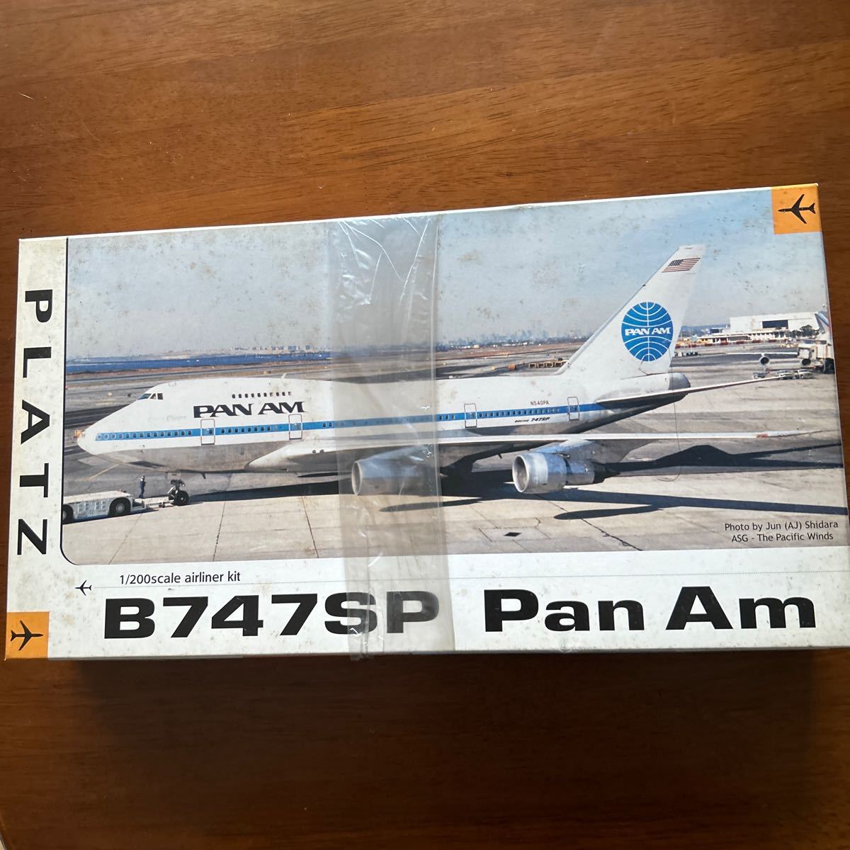 Platz 1/200 B747 SP Pan Am(テープ封印、20年経過？当時は売れなかったですが)：無発泡ウレタンを使用、という事はレジン？_画像1