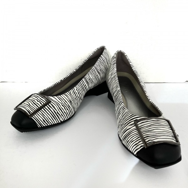 フィットフィット fitfit パンプス 21.5 - レザー 白×黒×シルバー レディース 美品 靴_画像2