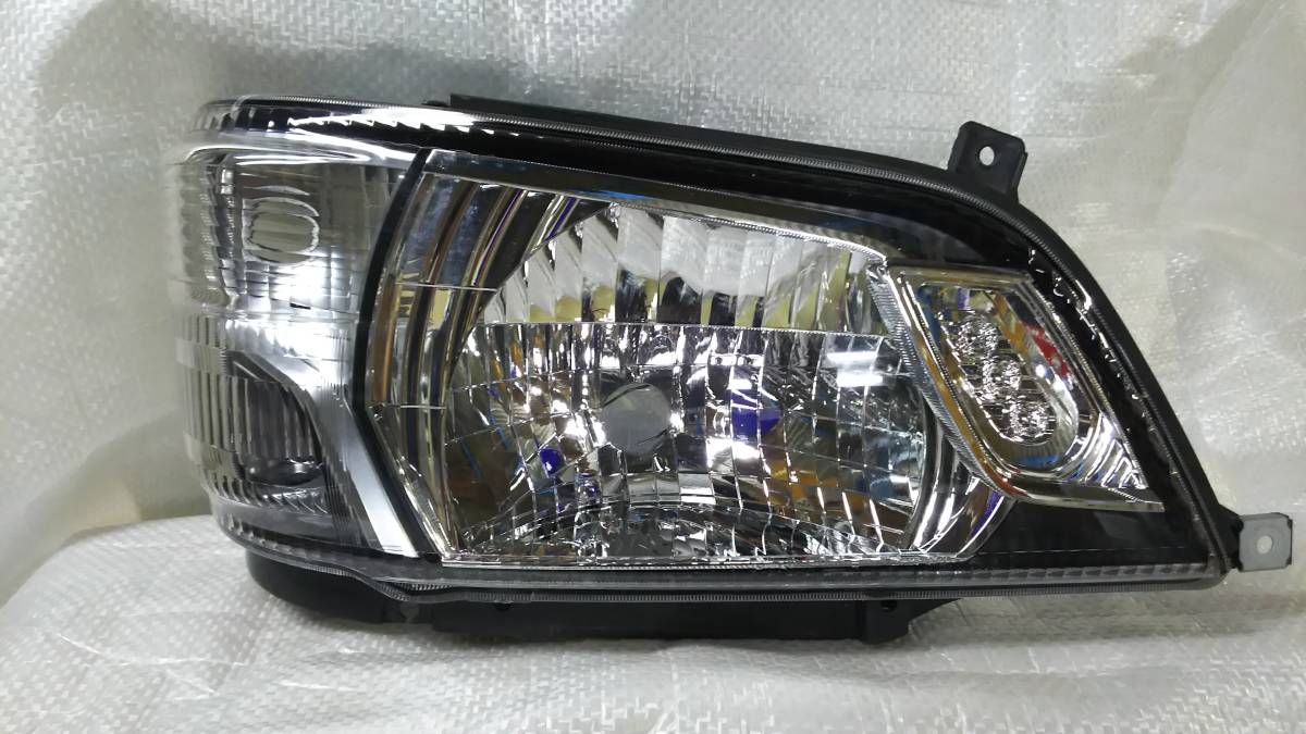 ★美品★Dyna·Toyoace·Dutro（Y2＃）頭燈單元RH    原文:★美品★ダイナ・トヨエース・デュトロ(Y２#)ヘッドランプユニット　RH