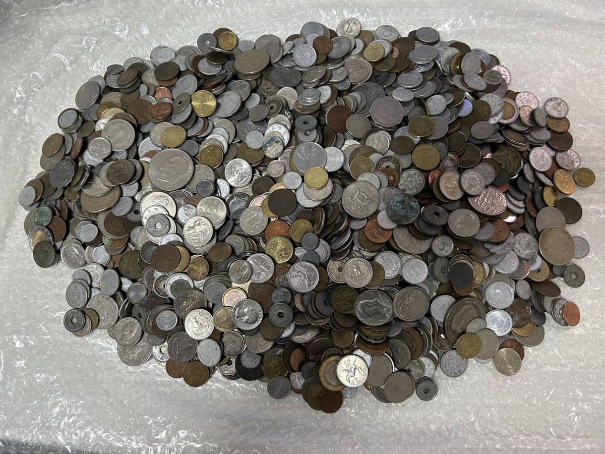 外国通貨 外国銭 外国コイン まとめ売り 外貨 硬貨 古銭 大量 セット 重量約8.8kg_画像1