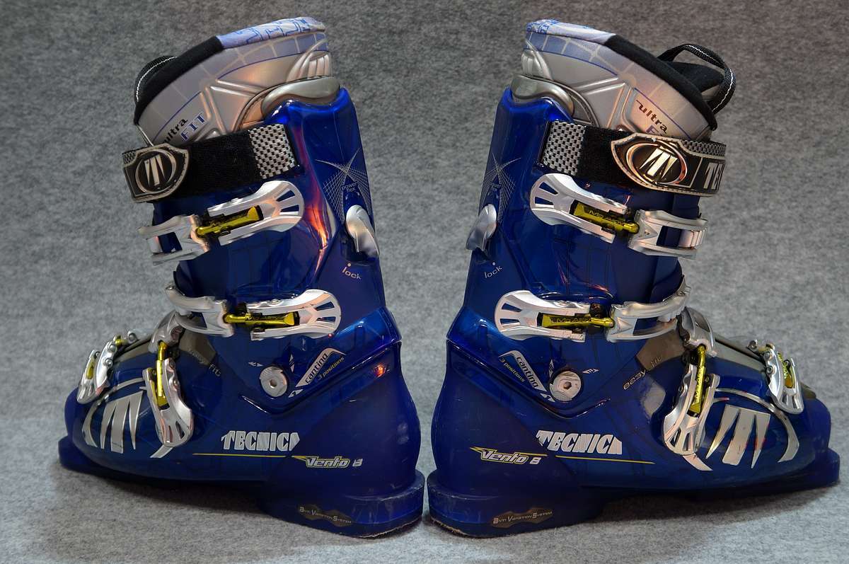 テクニカ TECNICA Vento 8 スキーブーツ USED美品 [カラー 写真 テクニカ TECNICA Vento 8 スキーブーツ USED美品 [カラー 写真