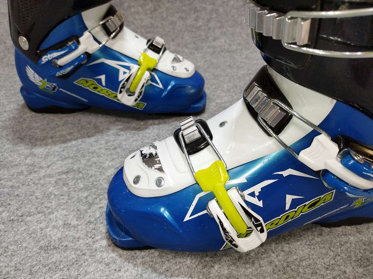 ノルディカ NORDICA Team3 スキーブーツ USED美品 [カラー 写真 ノルディカ NORDICA Team3 スキーブーツ USED美品 [カラー 写真