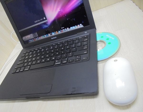 Mac Book A1181 始動するジャンク品／A1197 ワイヤレスマウス 付き_画像2