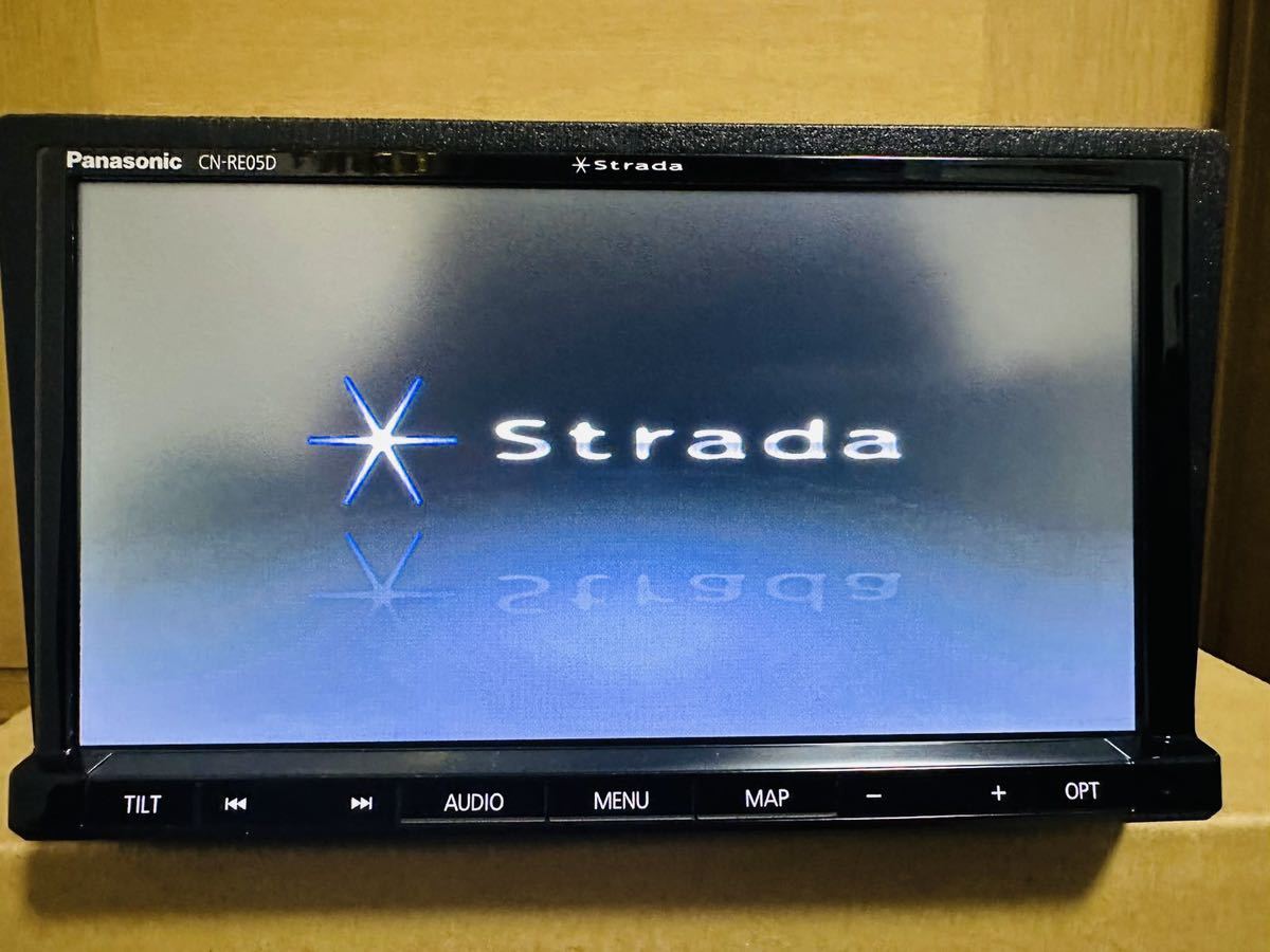 PANASONIC ストラーダ STRADA 2018 メモリーナビ CN-RE05D DVD/USB/Bluetoothオーディオ/フルセグ地上デジタルテレビ_画像1
