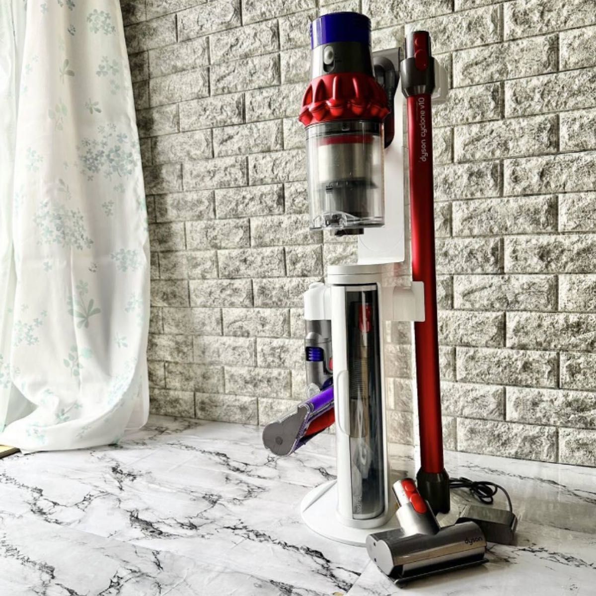 ダイソン Dyson cyclone V10 dokフロアドック(dyson(ダイソン ダイソン Dyson cyclone V10 dokフロアドック(dyson(ダイソン