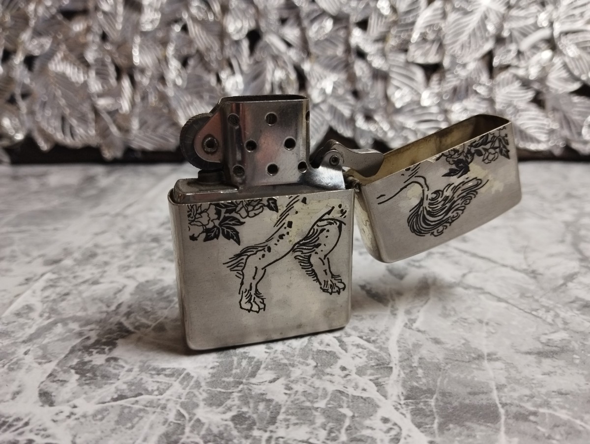 nn0606 024 【現状品】中古品　ZIPPO　MADE IN　USA　総重量55.0ｇ　Ｂ　Ⅸ　コレクション　オイルライター　唐獅子牡丹　和柄_画像4