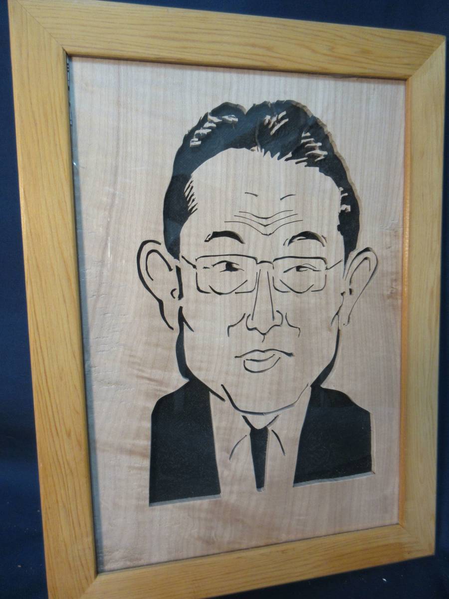 岸田首相　木彫の肖像画_画像2