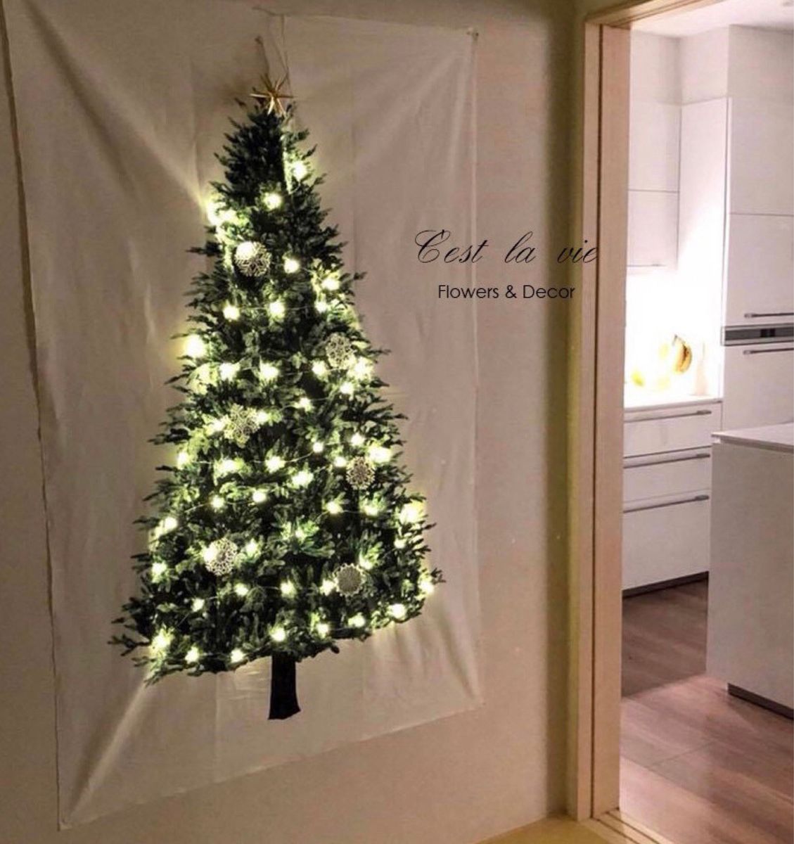 クリスマスツリー　タペストリー　ライト付70灯　インテリア　壁掛け　新品　LED