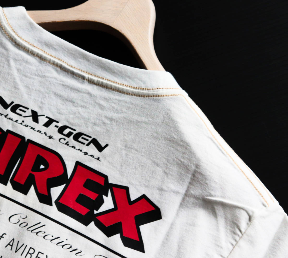 《アヴィレックス》新品 ビッグロゴ・メッセージ ステッチワークテイストTシャツ カットソー XL A8265