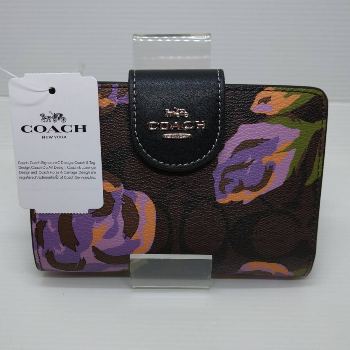 ★COACH★コーチ★ レディース用 二つ折り財布 新作 Xmasプレゼント フラワー シグネチャー スナップボタン開閉式 新品未使用 送料込み_画像2