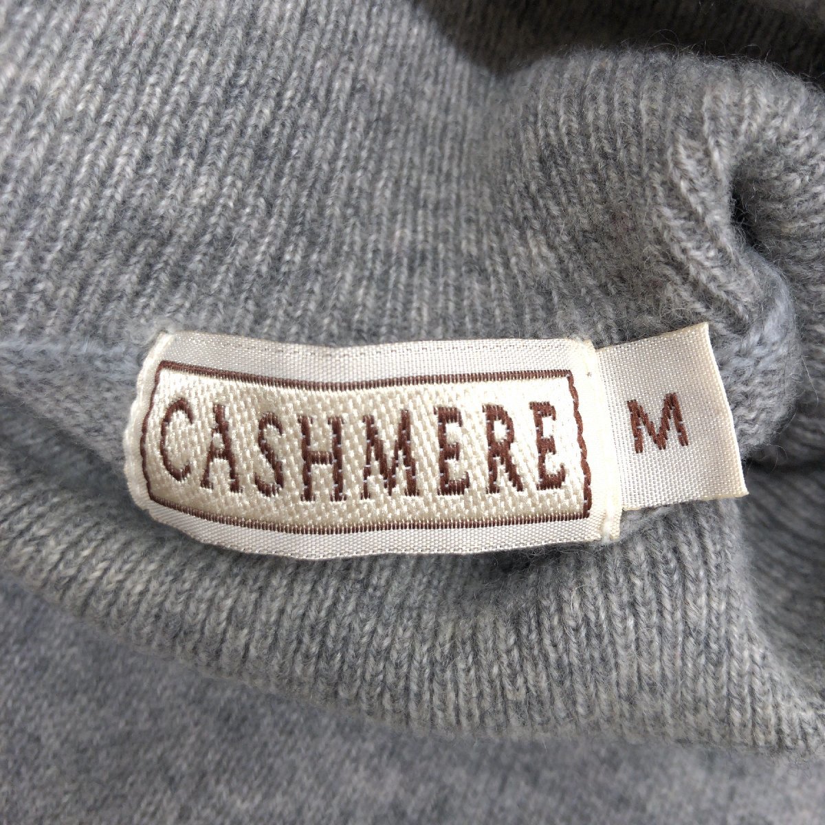 ●Cashmere 《繊維の宝石》上質 艶やか カシミヤ100% タートルネック ゆったり ニット セーター M グレー 長袖 メンズ 紳士 カシミア_画像3