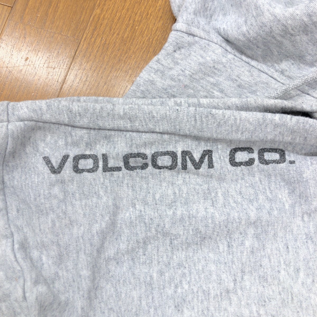 ●VOLCOM ボルコム ロゴプリント 裏起毛 スウェット パーカー M グレー フーディ サーフィン サーフ系 国内正規品 メンズ 紳士_画像5